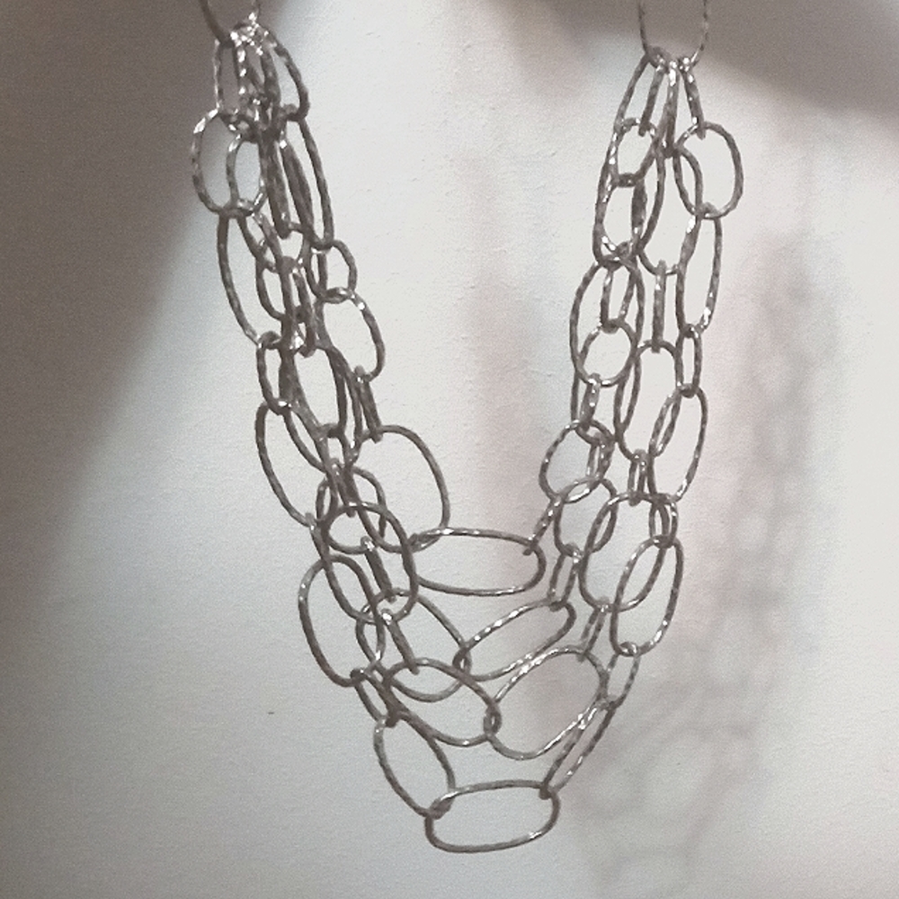 Exaggerated Layers Chain - Picture 2 of 6